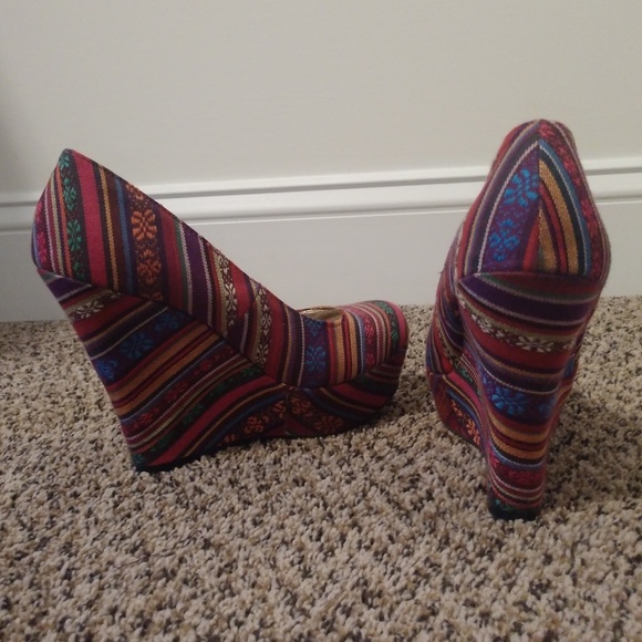 Mossimo Patterned Wedges - Picture 4 of 4